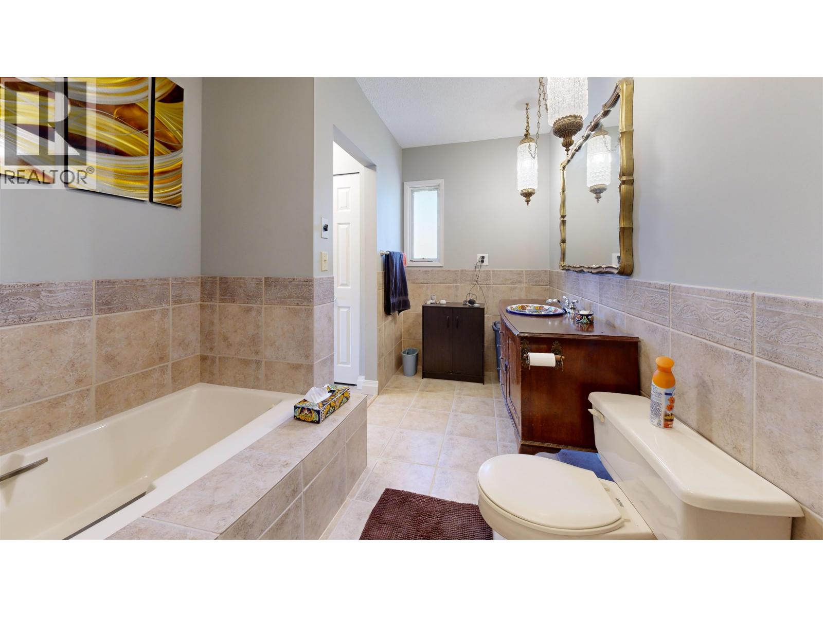 6126 LAKESHORE DRIVE