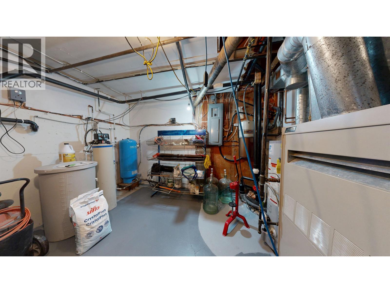 6126 LAKESHORE DRIVE