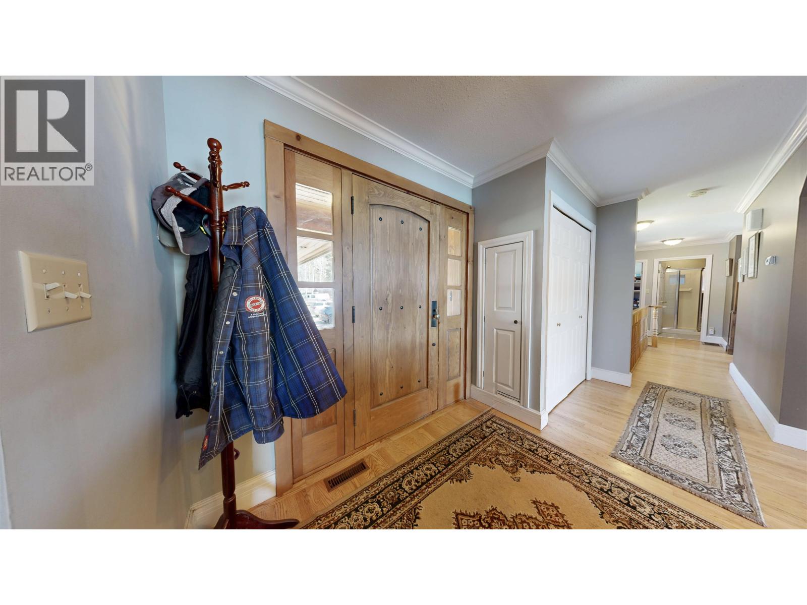 6126 LAKESHORE DRIVE