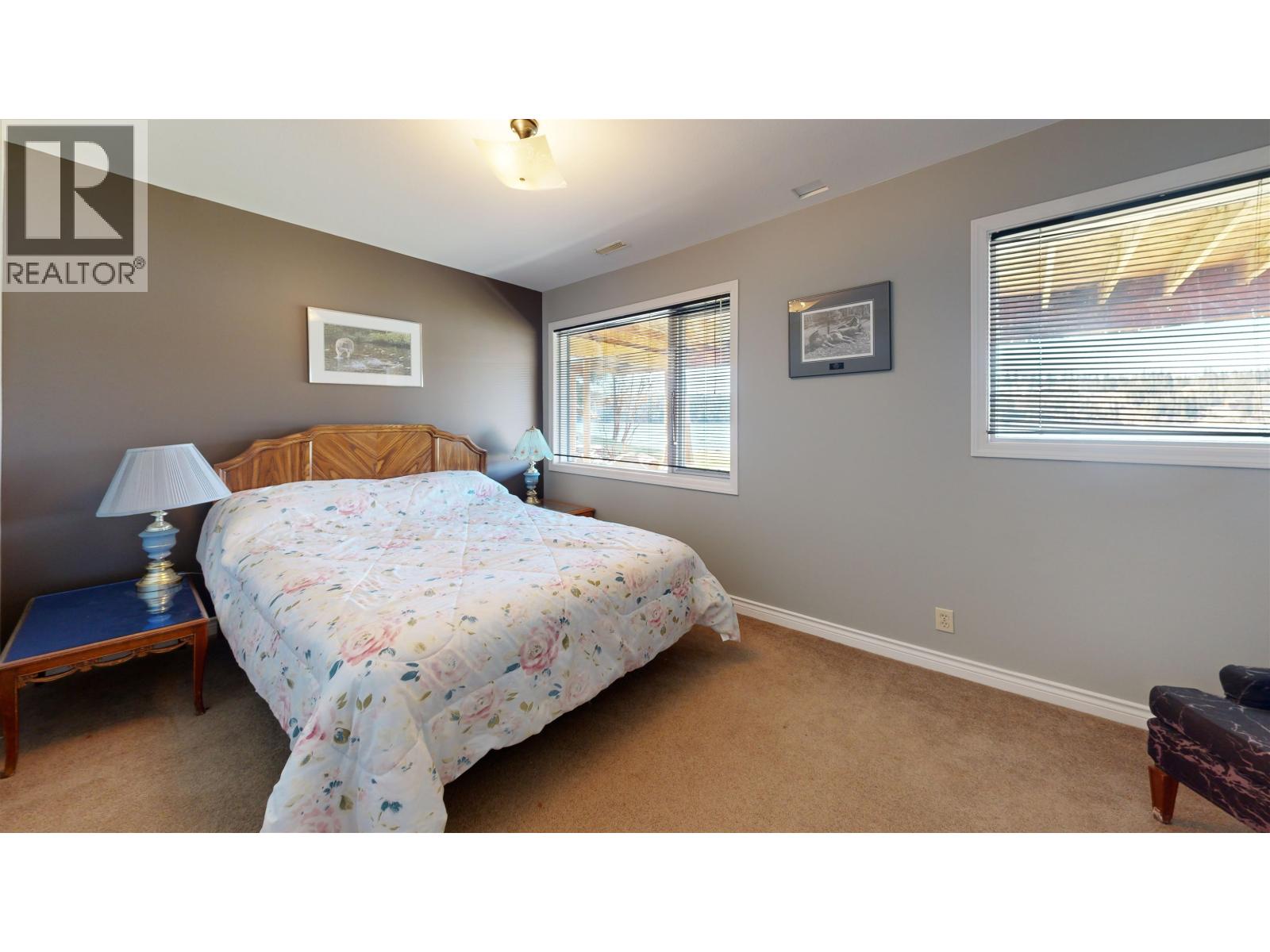 6126 LAKESHORE DRIVE