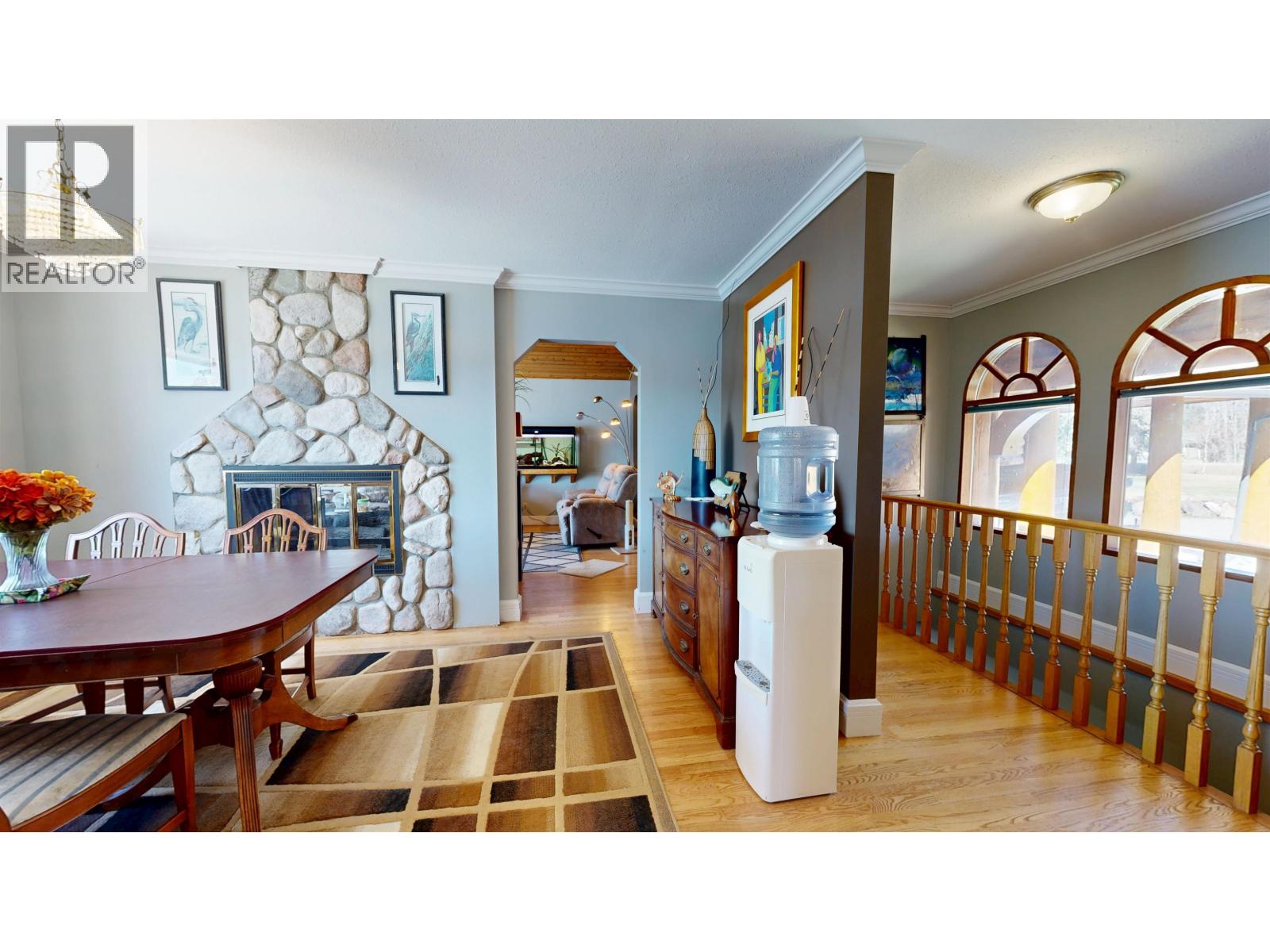 6126 LAKESHORE DRIVE