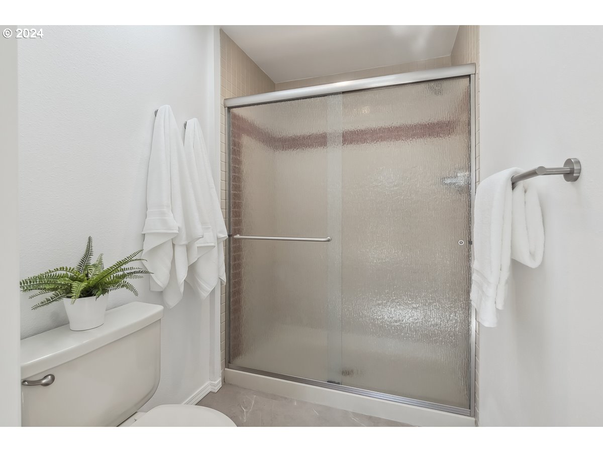 15980 NW BLUERIDGE DR