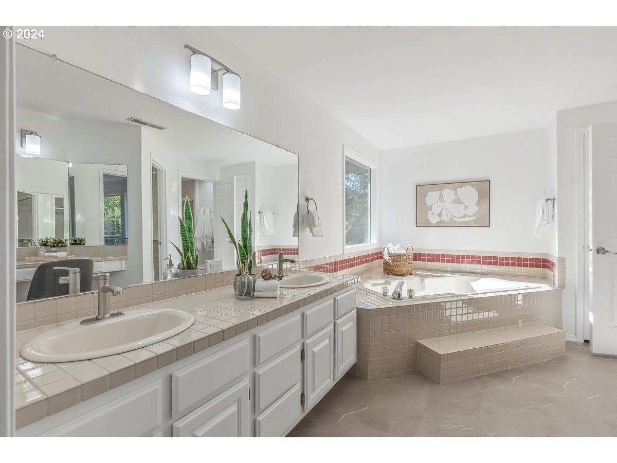 15980 NW BLUERIDGE DR