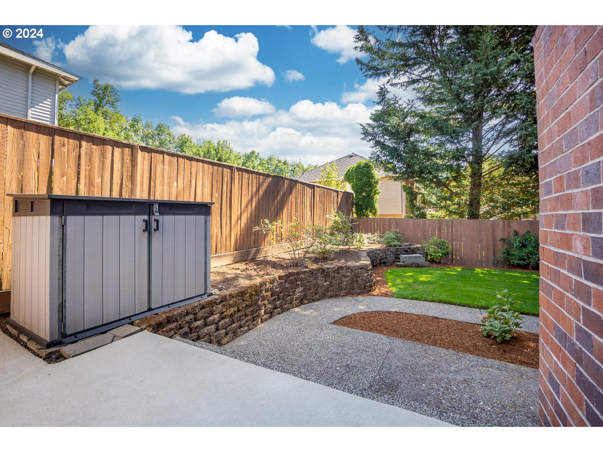 15980 NW BLUERIDGE DR