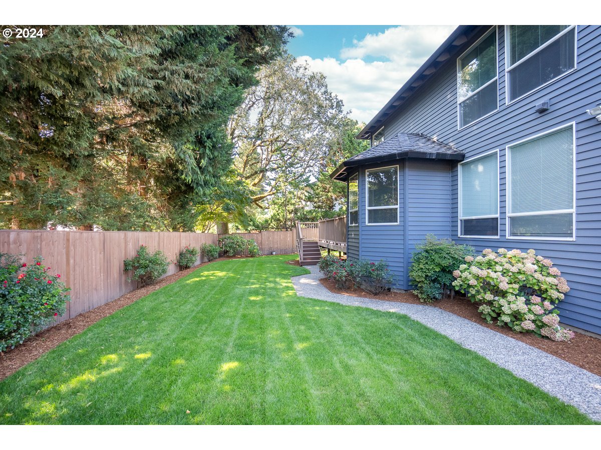 15980 NW BLUERIDGE DR