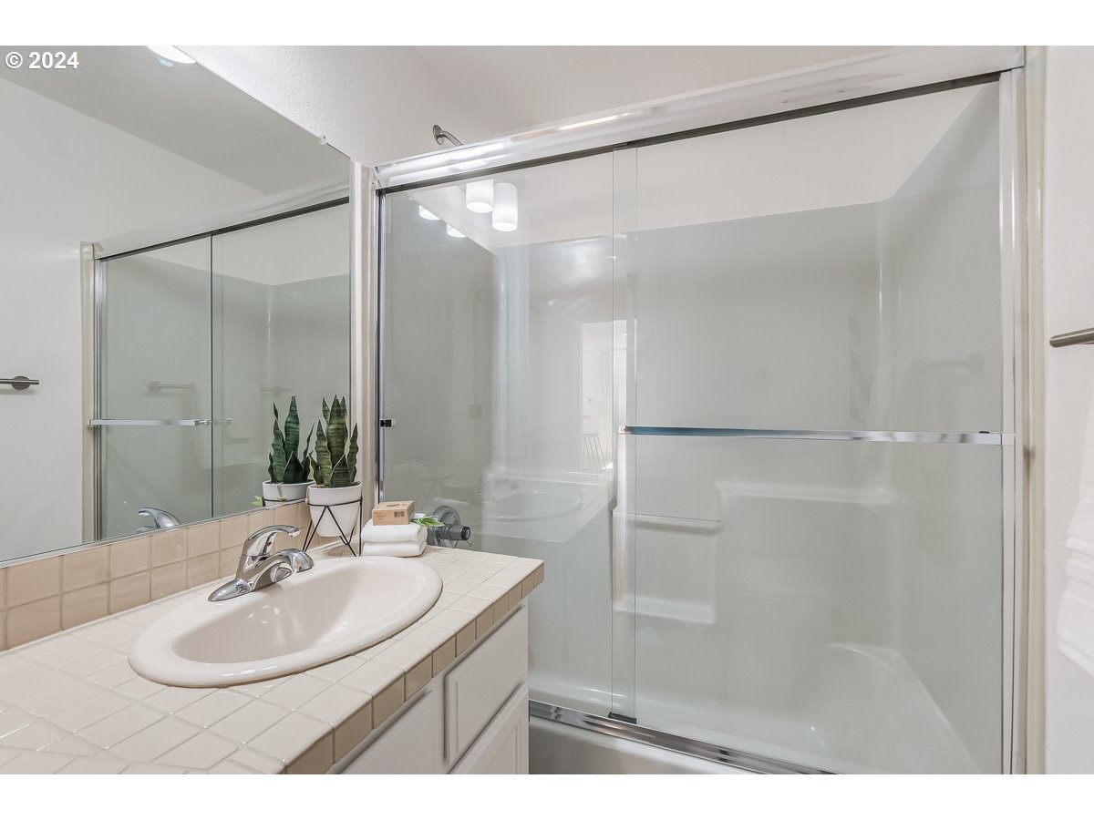 15980 NW BLUERIDGE DR