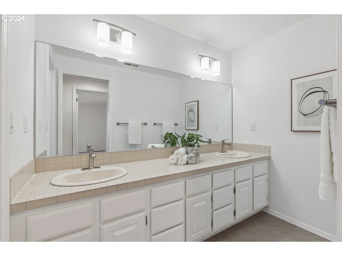 15980 NW BLUERIDGE DR