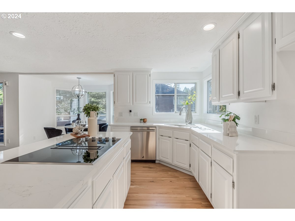 15980 NW BLUERIDGE DR