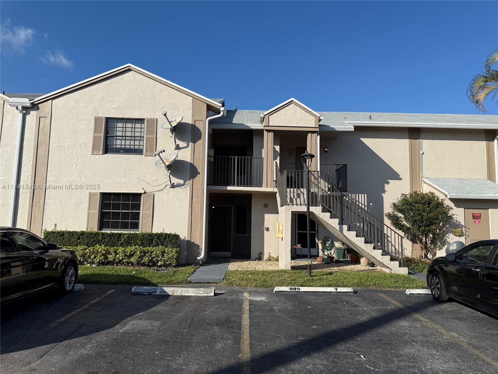 889 Hamilton Dr # 889F