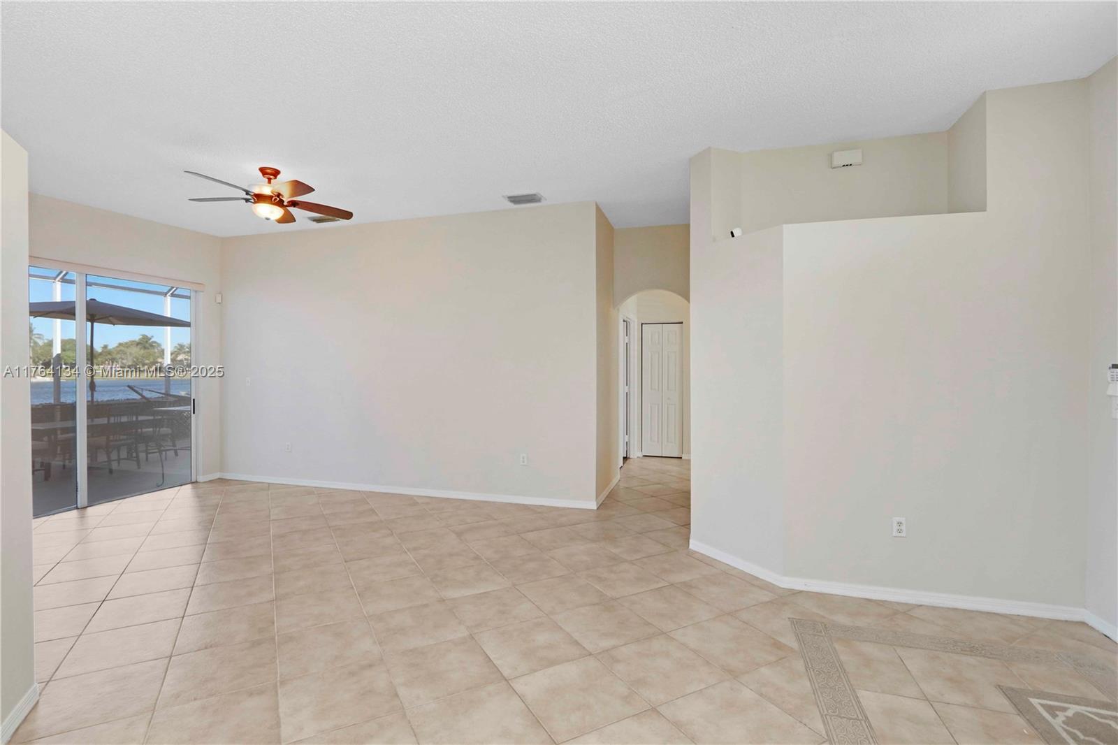 610 SE 30th Dr