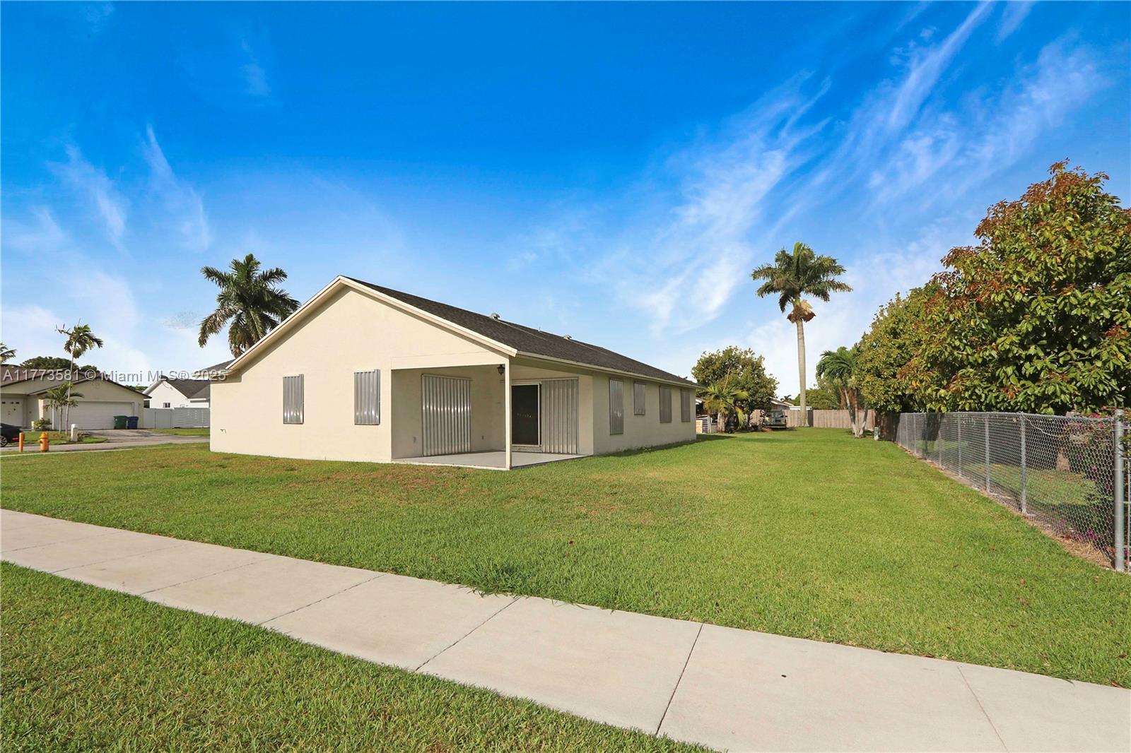 13723 SW 282nd Ter