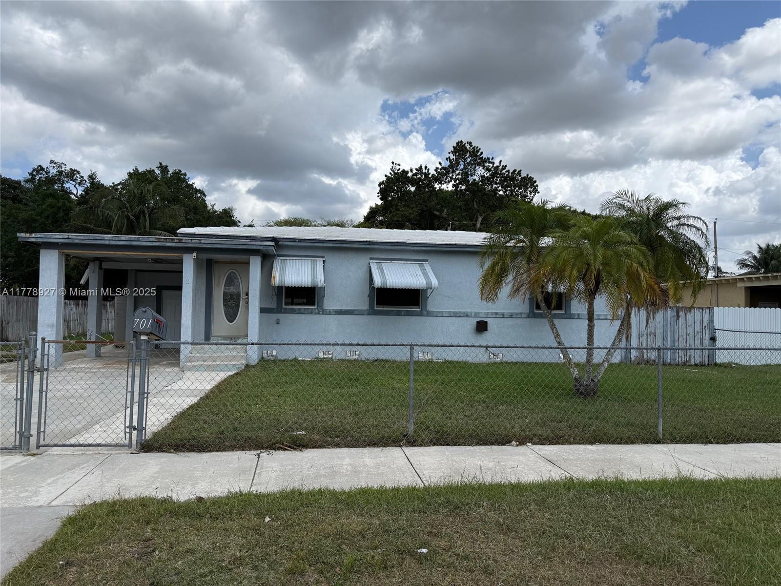 701 NE 14th St