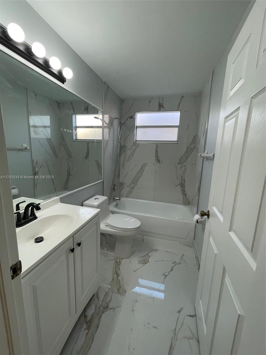2970 SE 4 PL # 2970