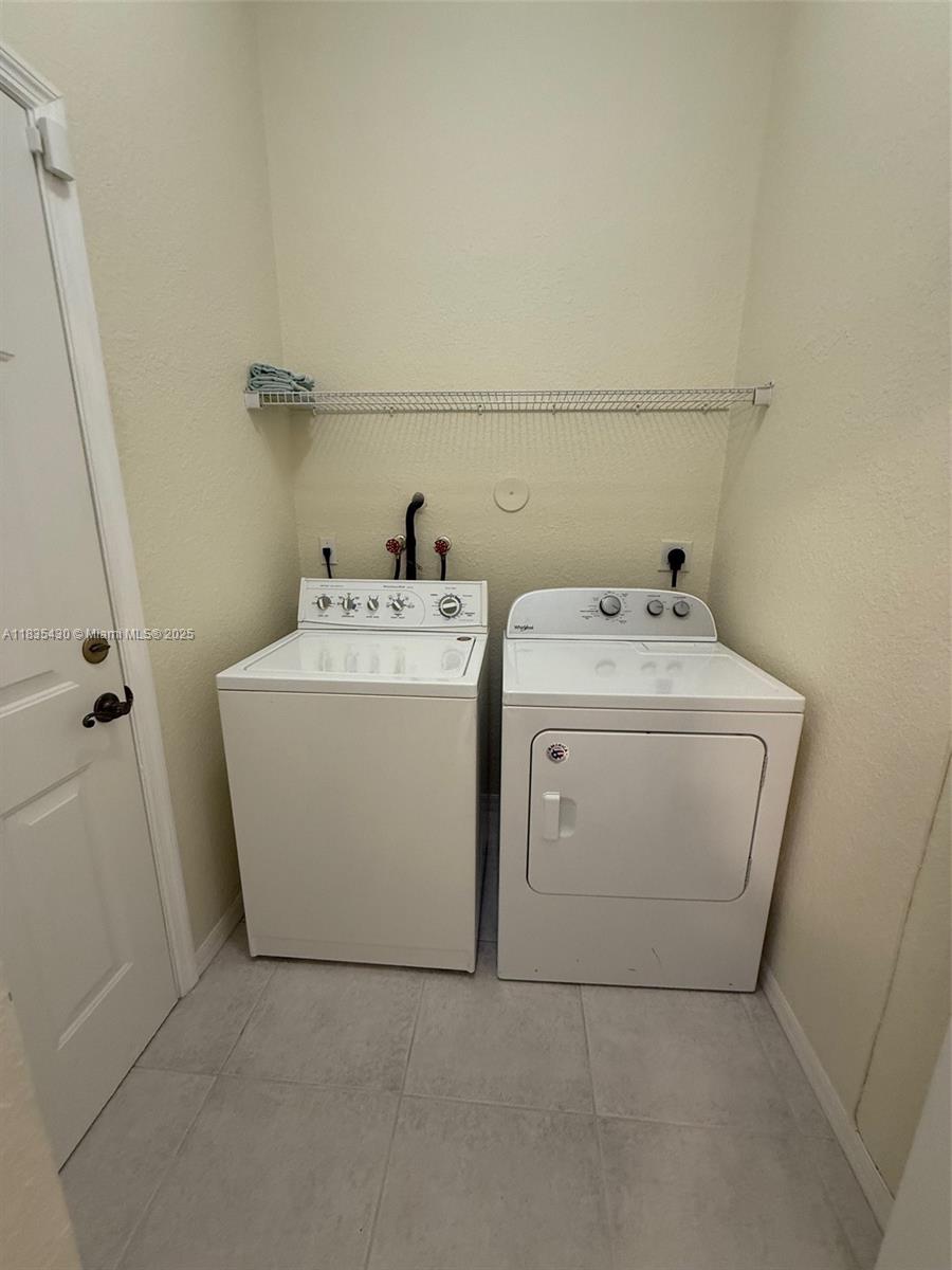 1945 SE 24th Ave # 1945