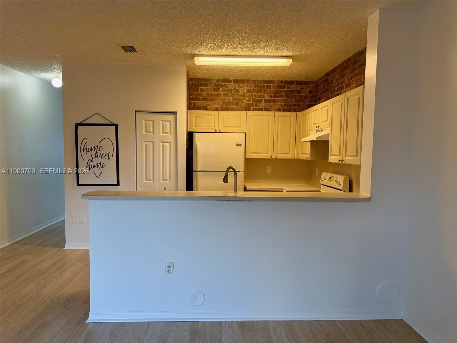 2239 SE 25th Ave # 2239