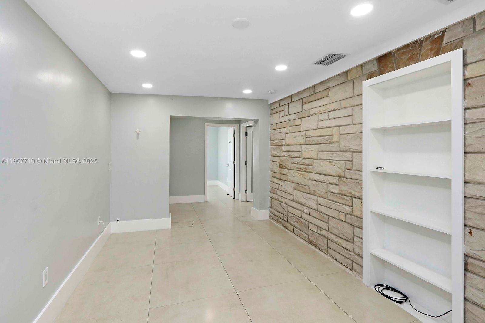 70 NW 8th St