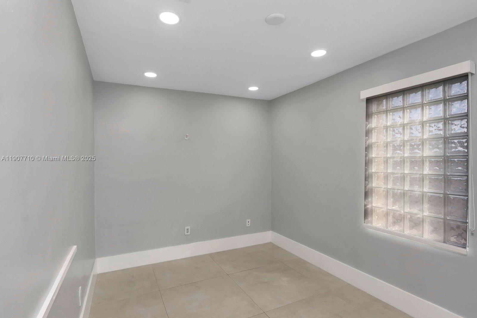 70 NW 8th St