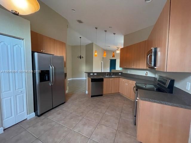 1837 NE 37th Pl # 1837