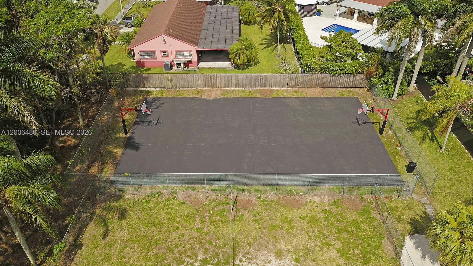 990 SW 9th Ct