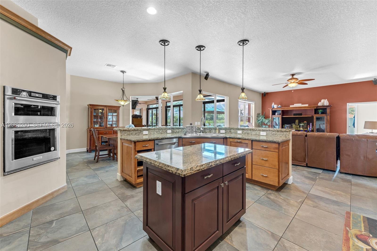 2825 Fairways Dr