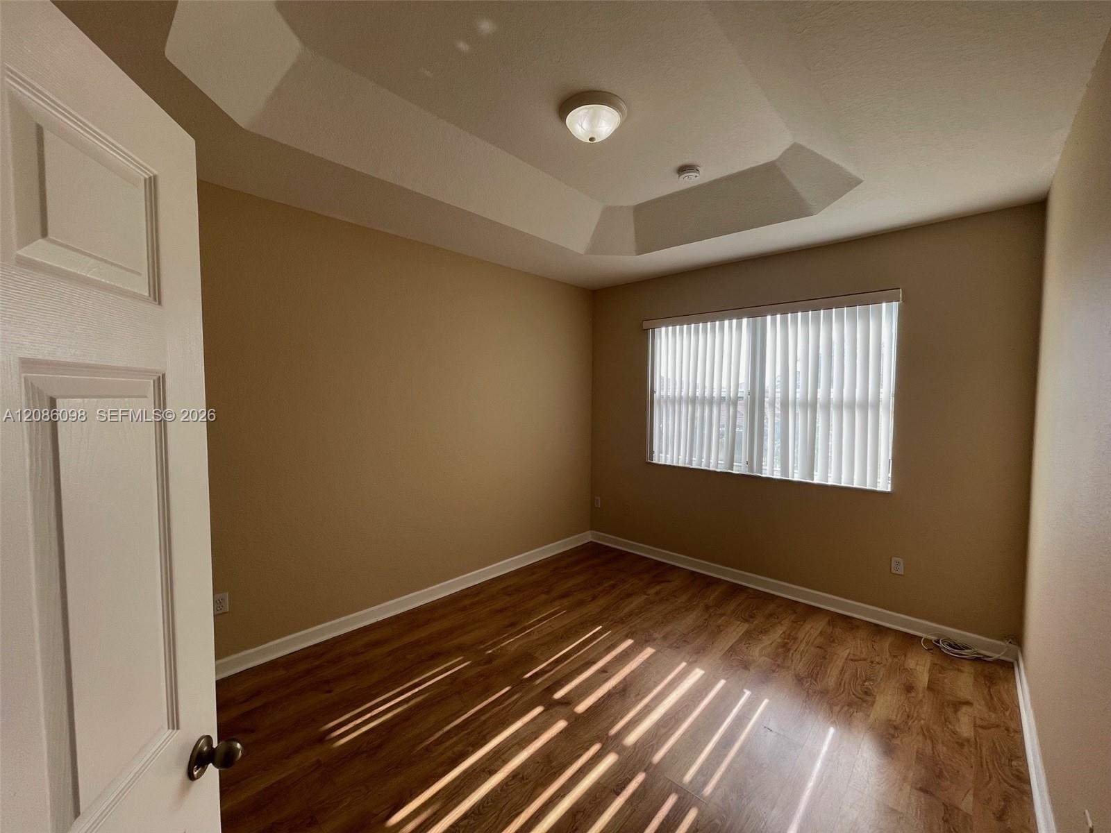 992 NE 41st Pl