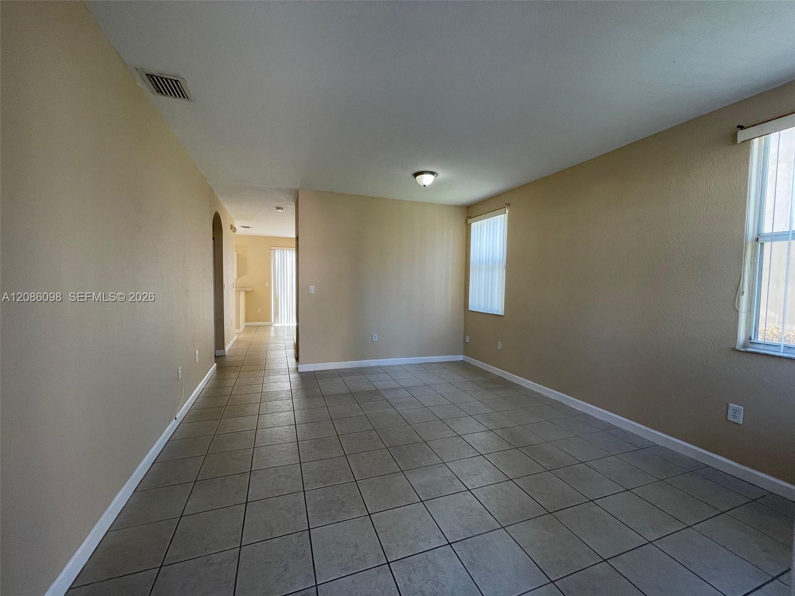 992 NE 41st Pl