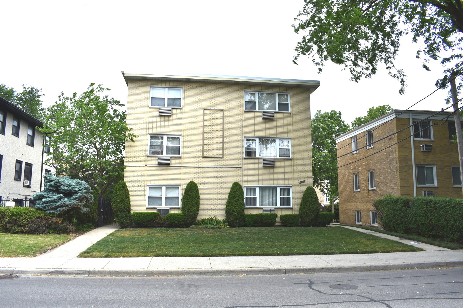 711 Austin Street Unit: 301