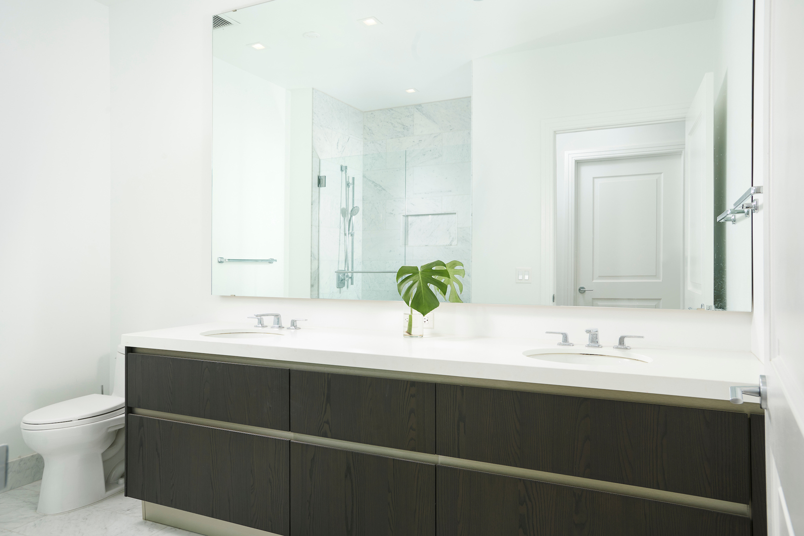 363 E Wacker Drive Unit: 1706