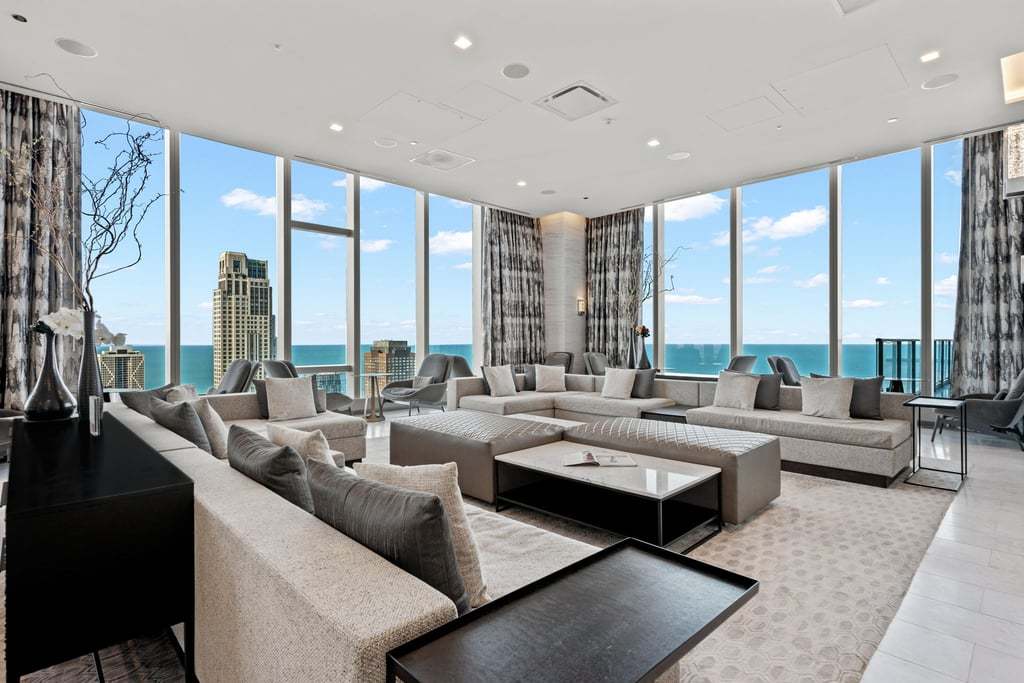 363 E Wacker Drive Unit: 1706