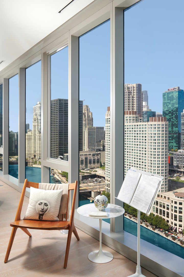 363 E Wacker Drive Unit: 1706