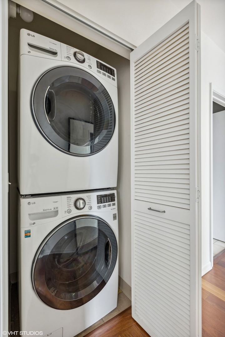 600 N Dearborn Street Unit: 804