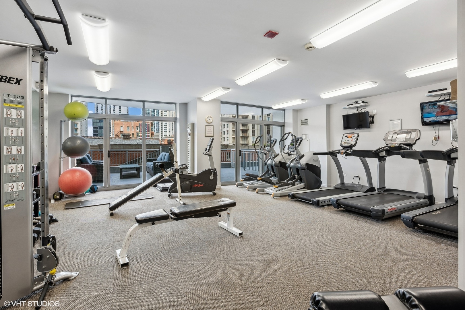 600 N Dearborn Street Unit: 804