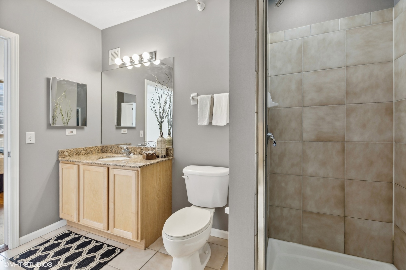 600 N Dearborn Street Unit: 804