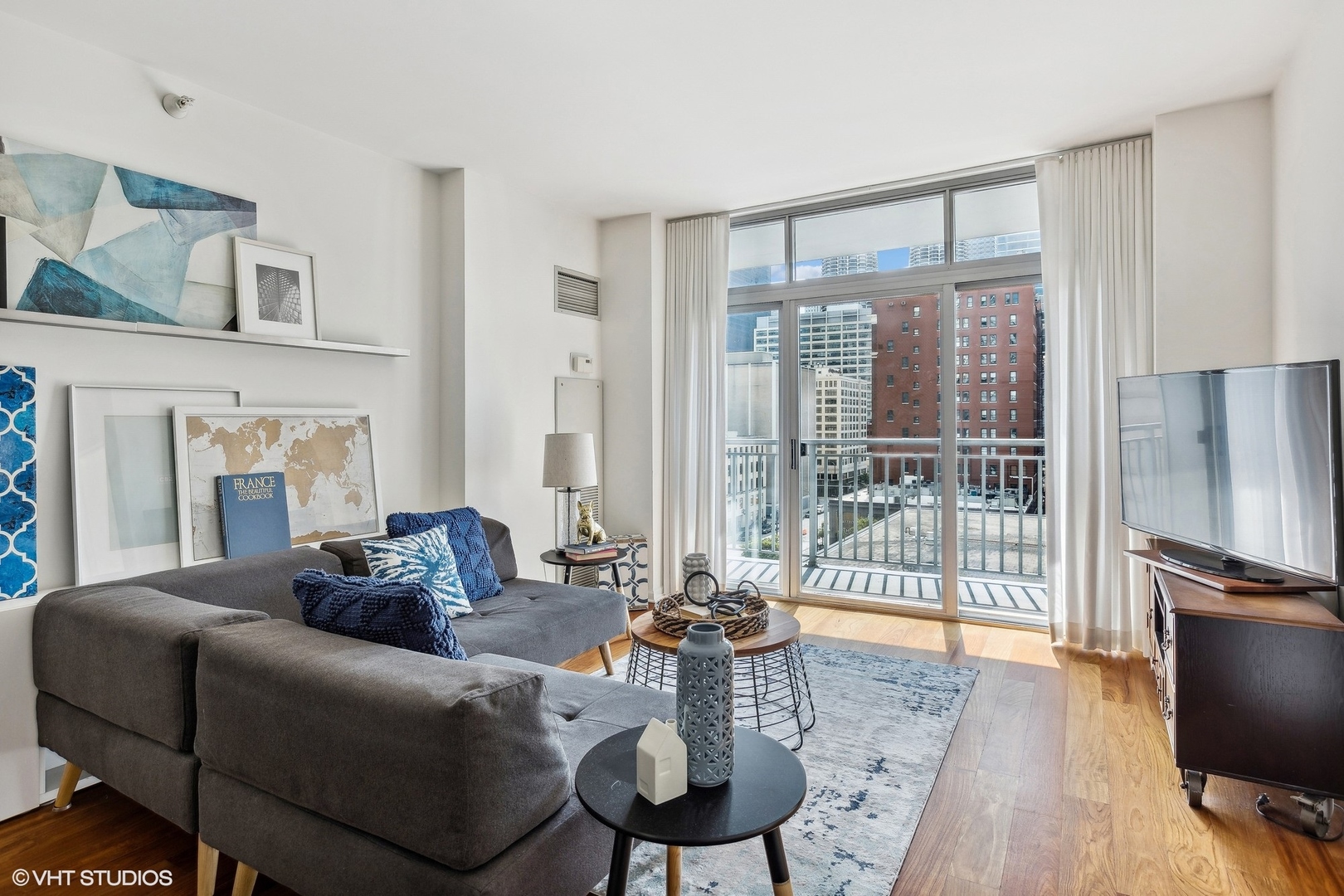 600 N Dearborn Street Unit: 804