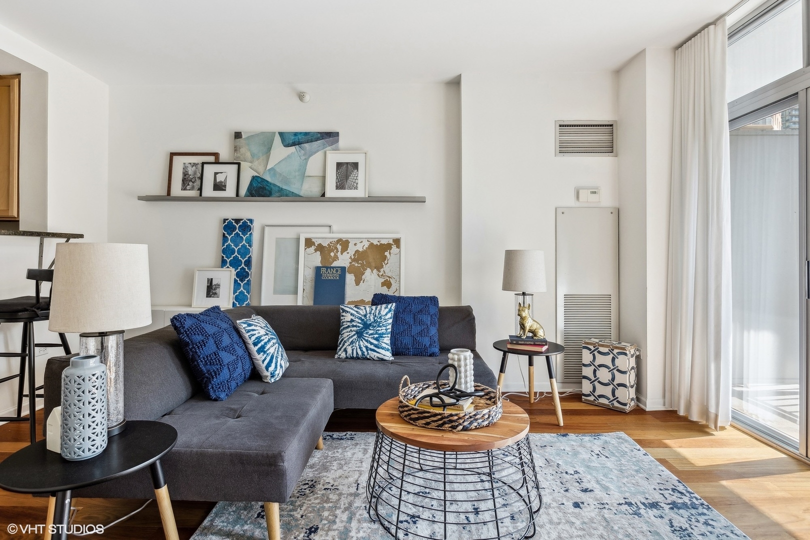 600 N Dearborn Street Unit: 804