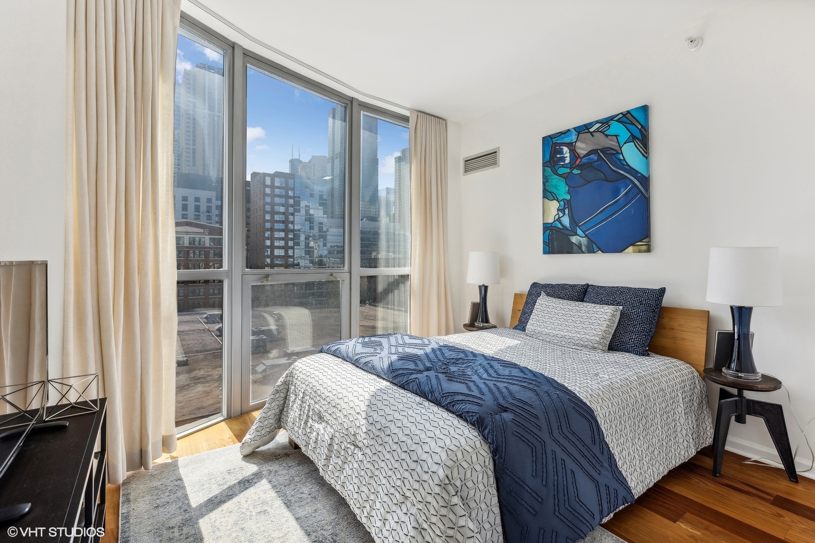 600 N Dearborn Street Unit: 804