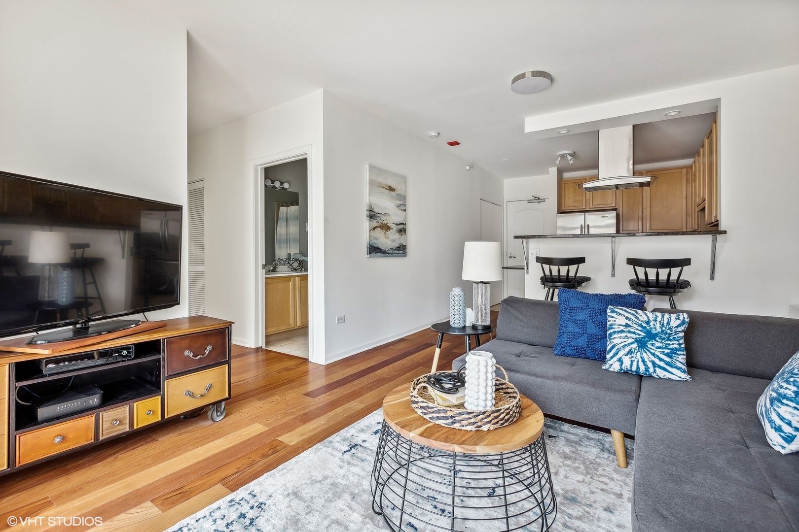 600 N Dearborn Street Unit: 804