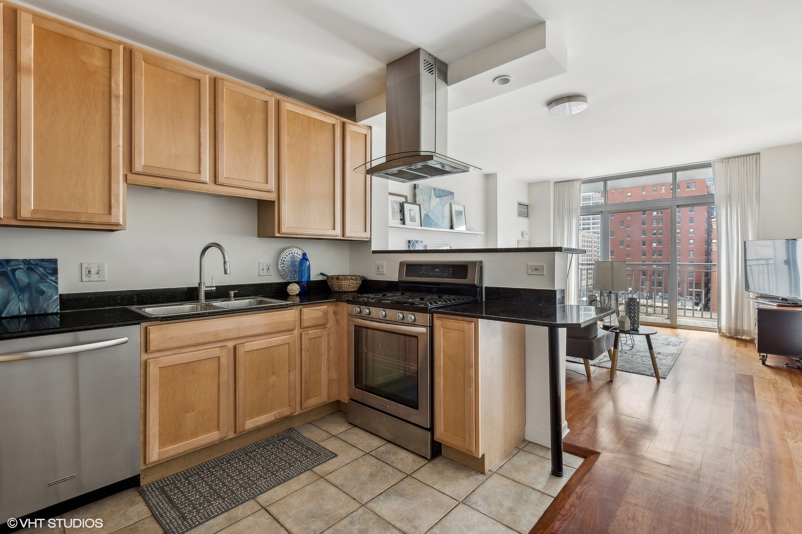 600 N Dearborn Street Unit: 804