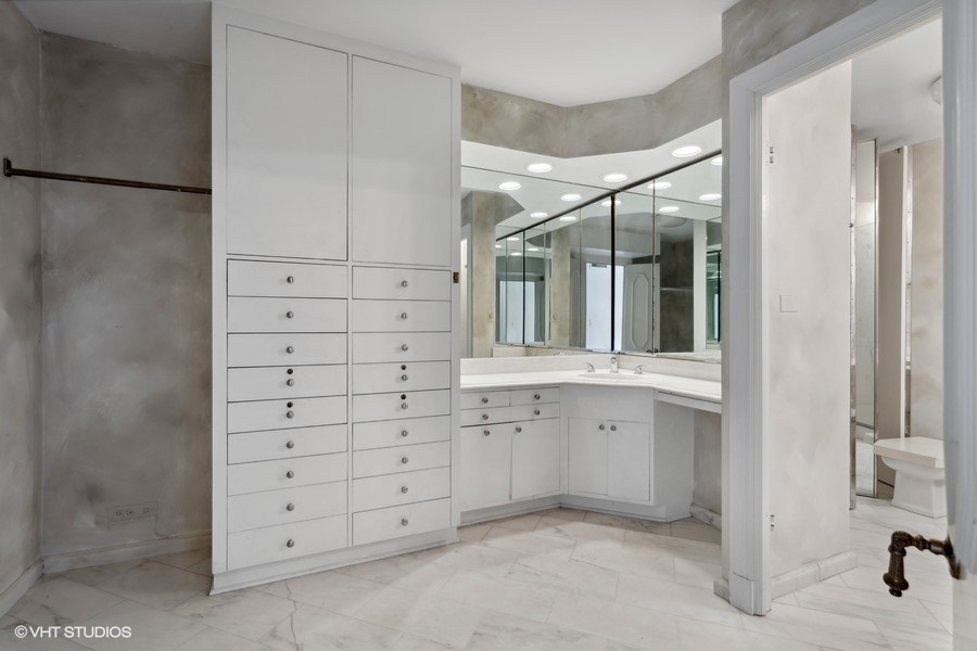 1212 N Lake Shore Drive Unit: 21AN