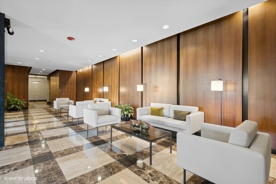 1212 N Lake Shore Drive Unit: 21AN