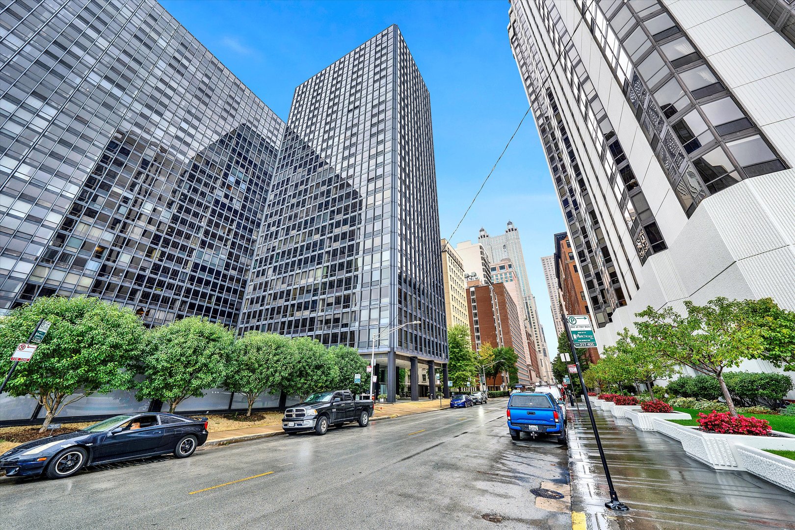 910 N Lake Shore Drive Unit: 1016