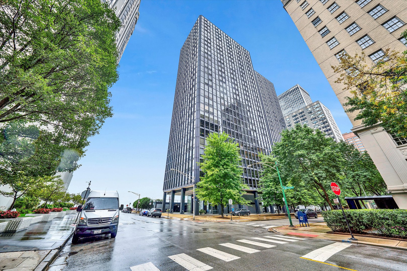 910 N Lake Shore Drive Unit: 1016
