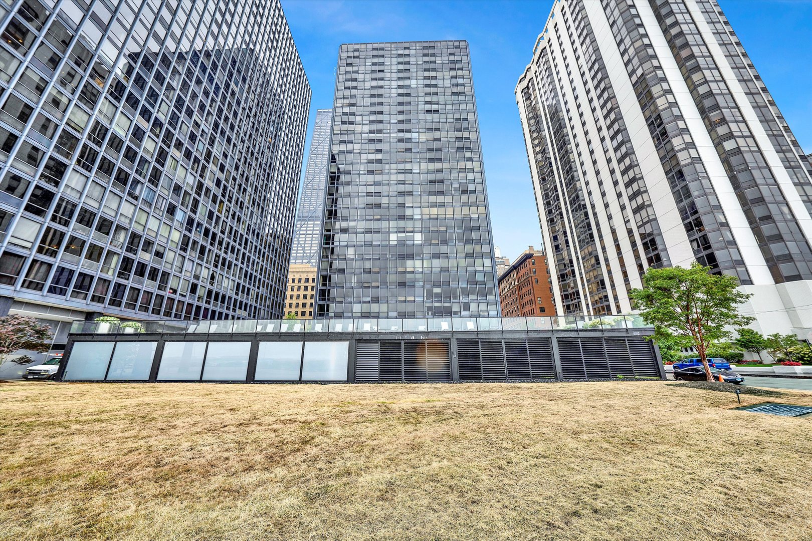 910 N Lake Shore Drive Unit: 1016