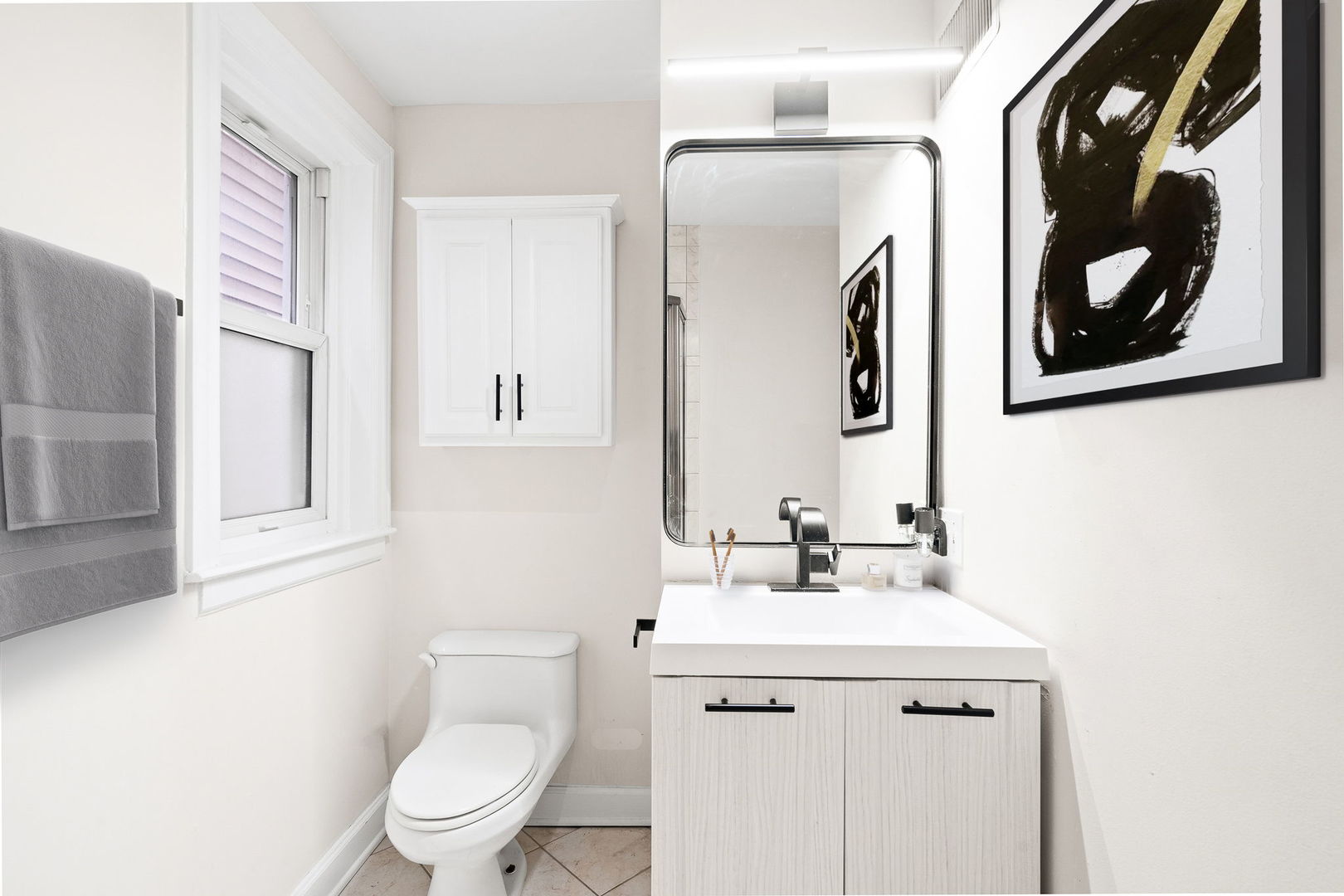 3058 N Hoyne Avenue Unit: 1F