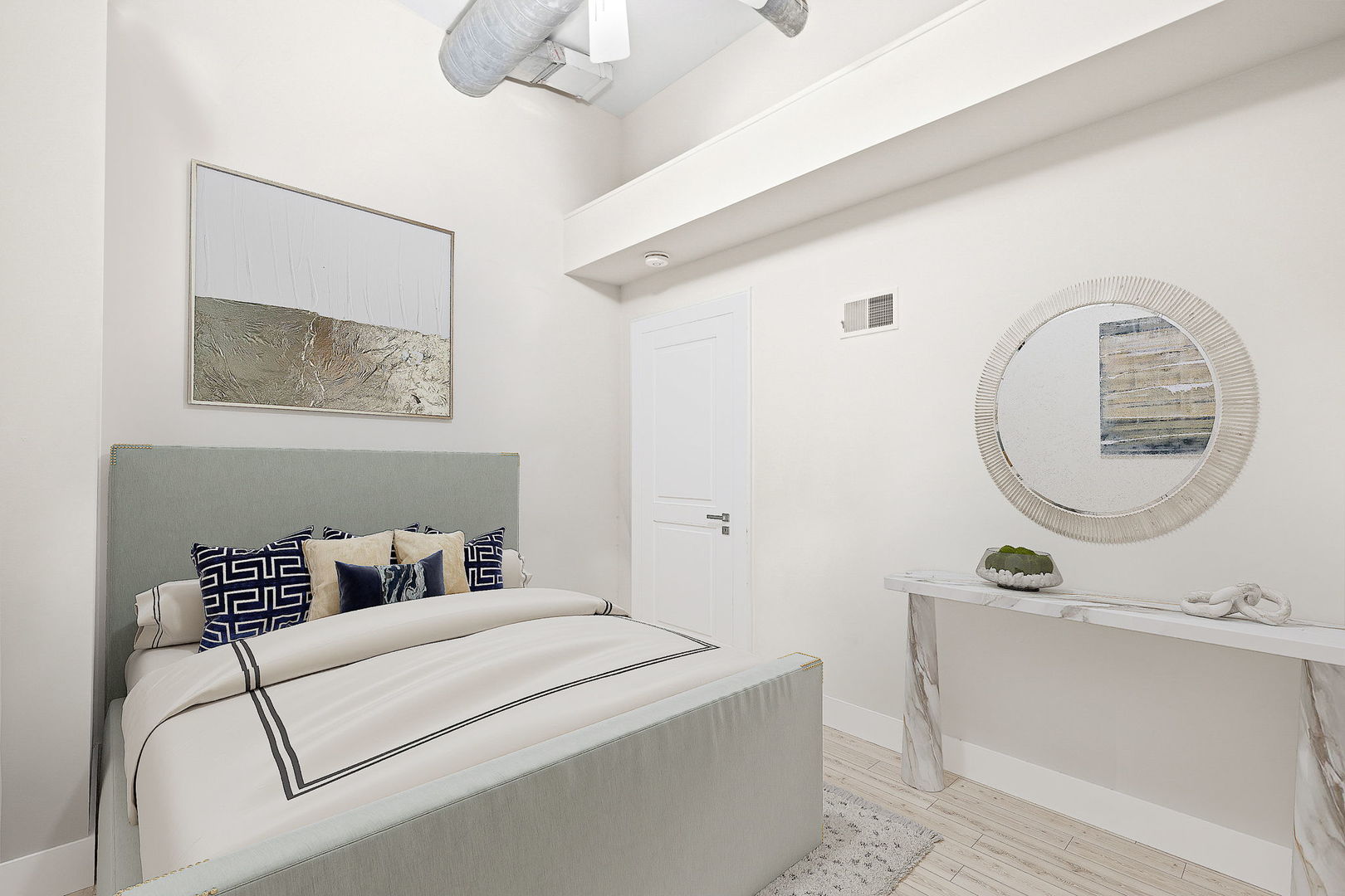 3058 N Hoyne Avenue Unit: 1F