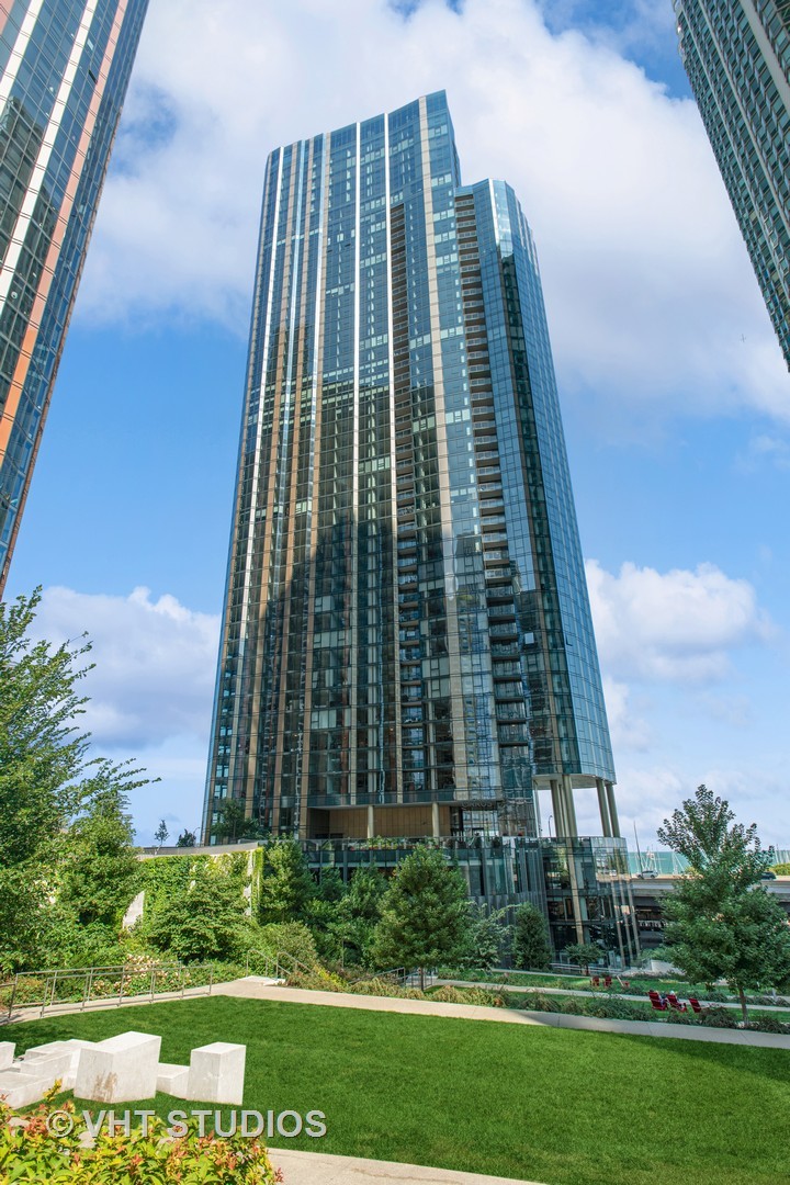 211 N Harbor Drive Unit: 808
