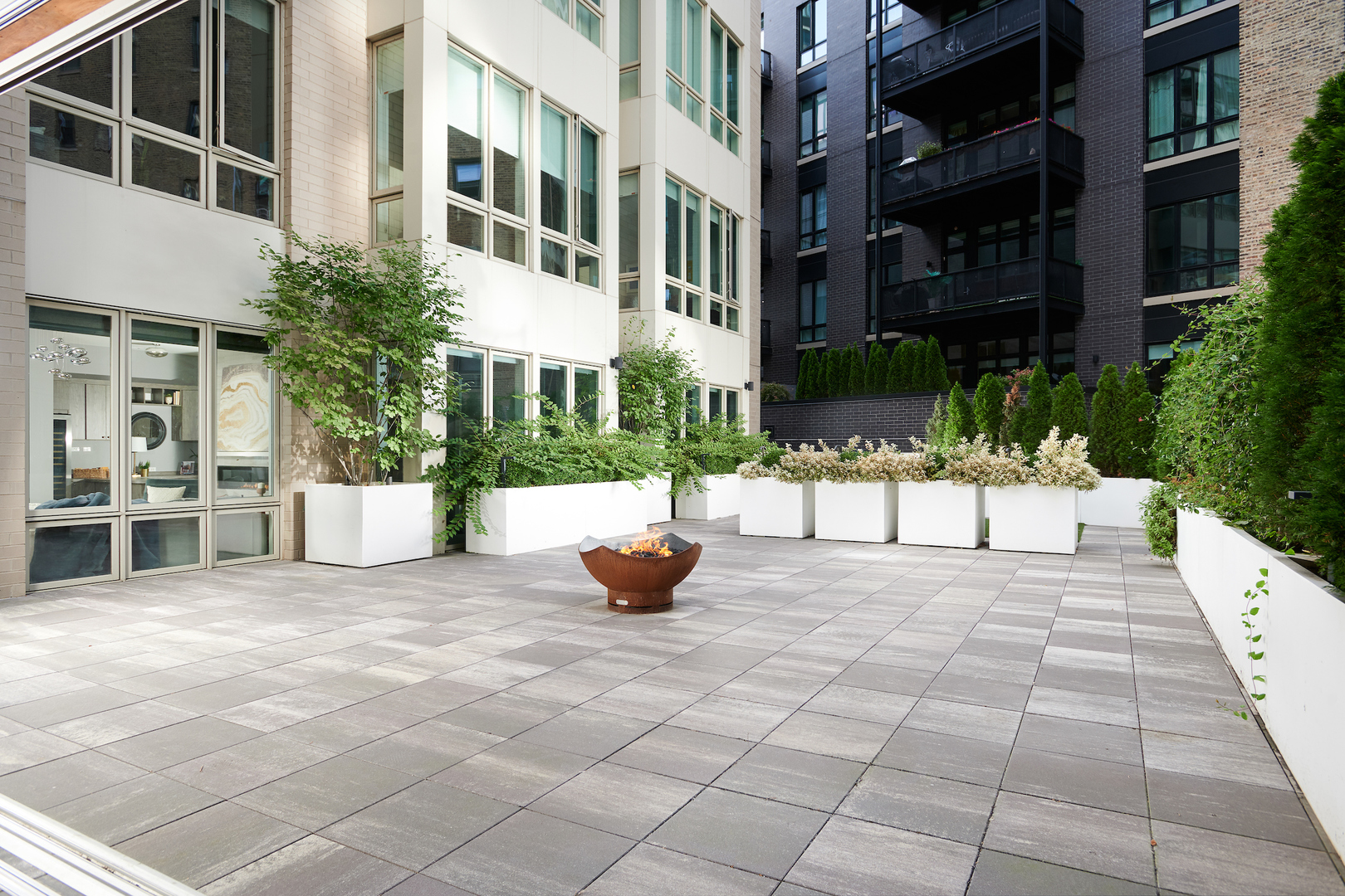 2753 N Hampden Court Unit: 2C