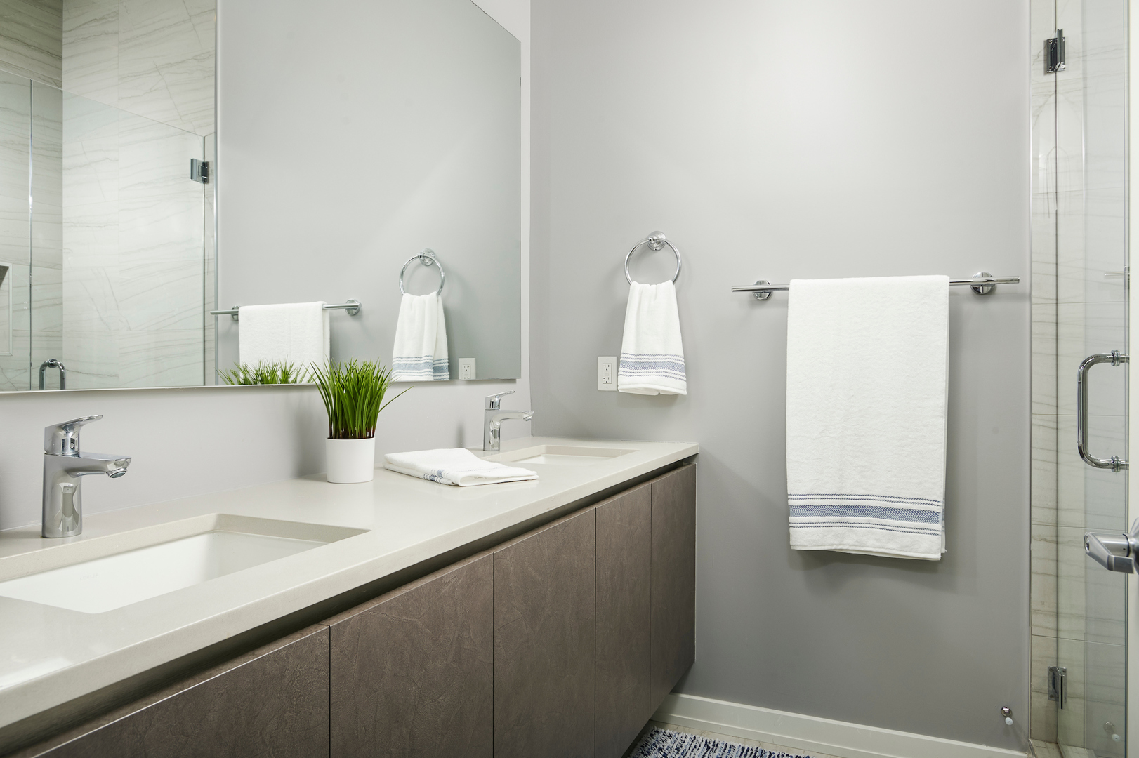 2753 N Hampden Court Unit: 2C