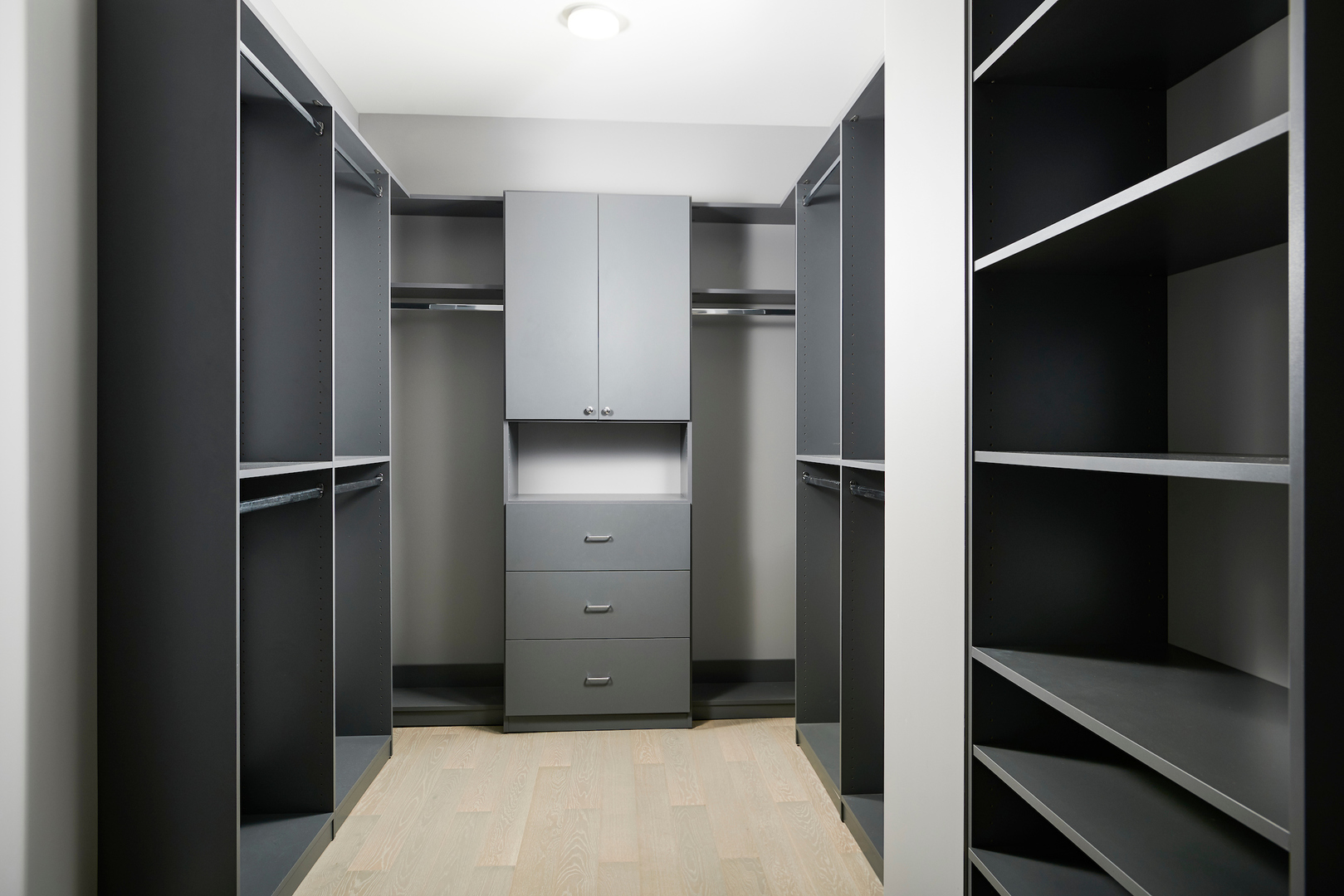 2753 N Hampden Court Unit: 2C