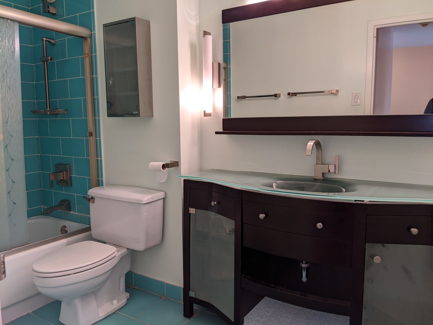 211 E Ohio Street Unit: 1213